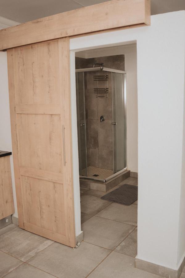 Pretorius Park Hotel Хартбееспоорт Екстериор снимка