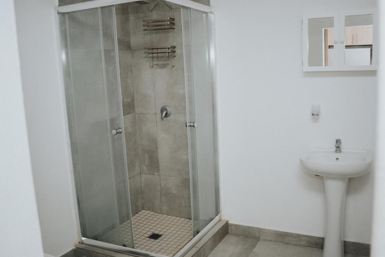Pretorius Park Hotel Хартбееспоорт Екстериор снимка